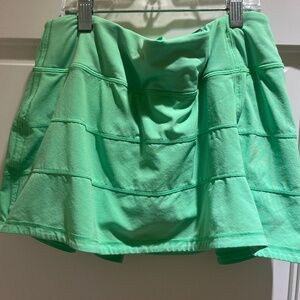 green lululemon skirt
